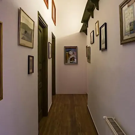 Santico Art And Budapest