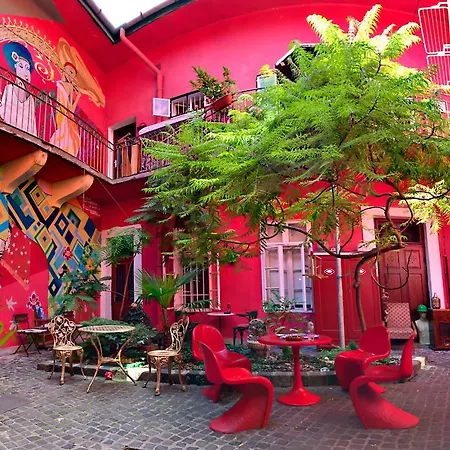 Santico Art And Hotel 2*