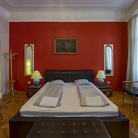 Santico Art And Budapest